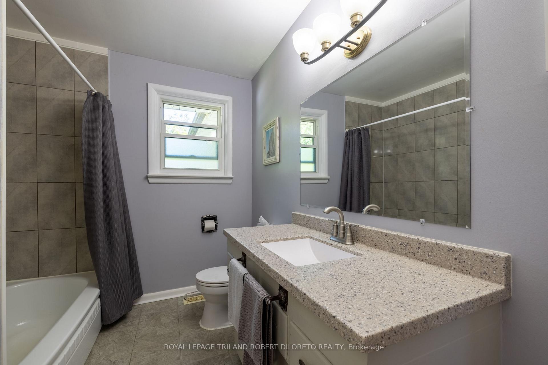 Photo 23 of 22756 Komoka Road, Middlesex Centre, Komoka — HOMEH