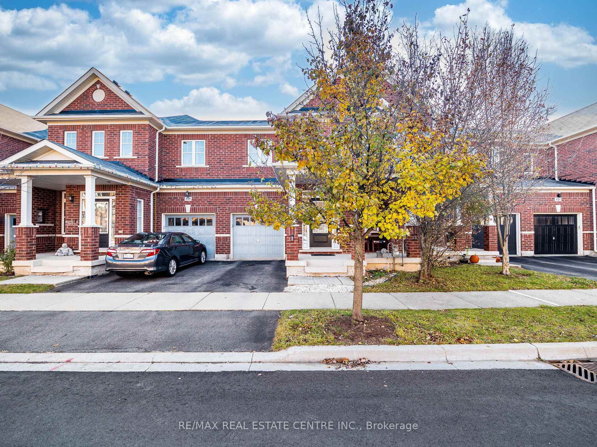 Front of 527 Vaughan Court