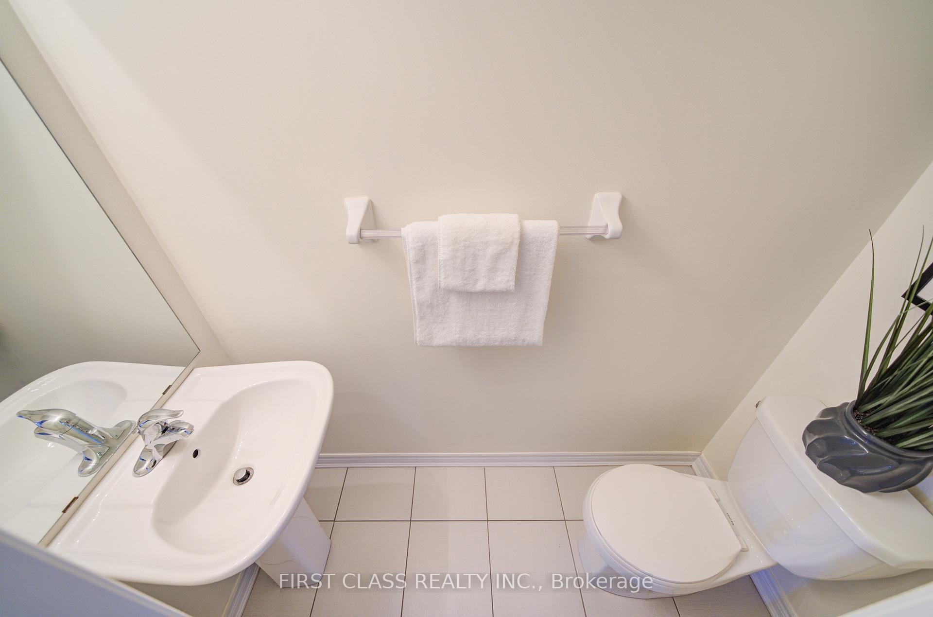 Photo 32 of 118 Dundas Way, Markham, Greensborough — HOMEH
