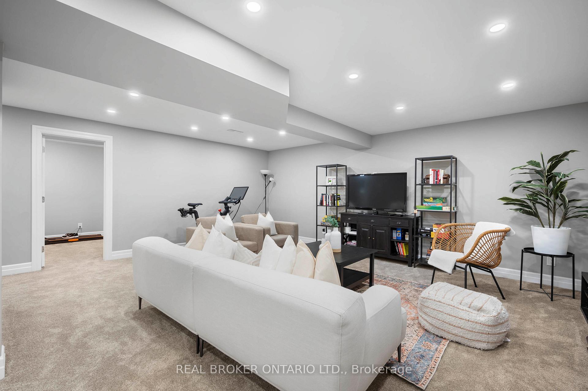 Photo 31 of 331 Hidden Creek Drive, Kitchener — HOMEH