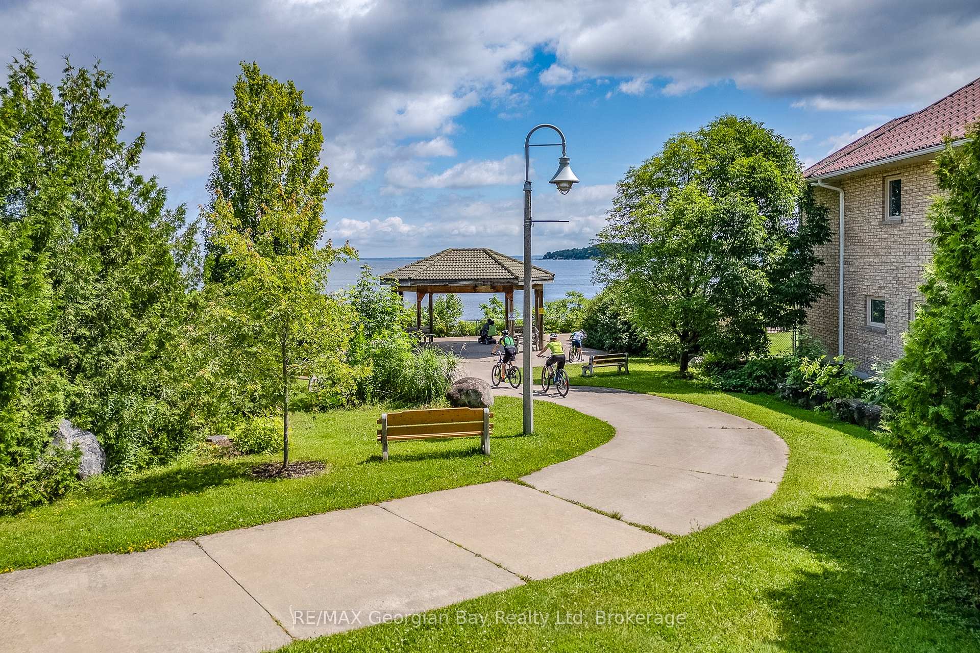 Photo 39 of 487 Aberdeen Boulevard, Midland — HOMEH