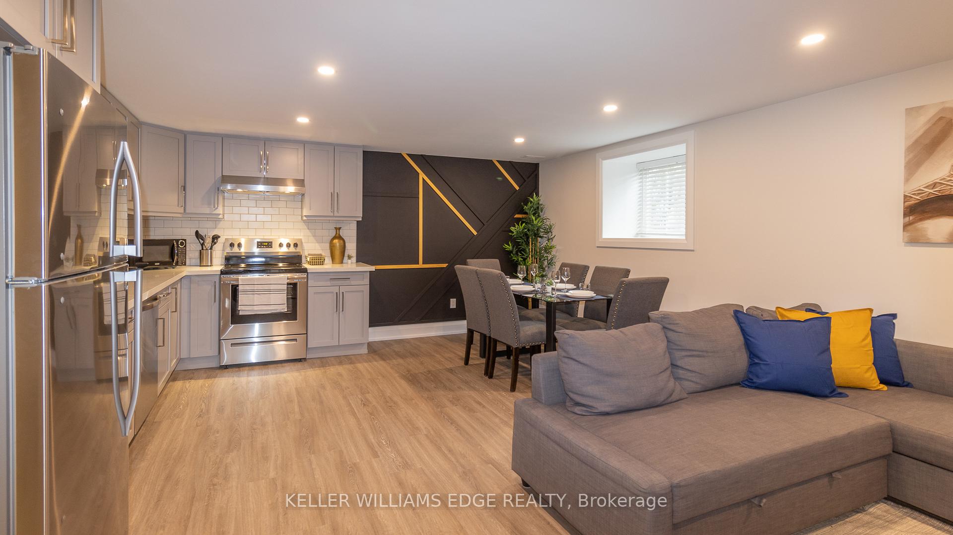 Photo 7 of Unit 2, 264 Hughson Street N, Hamilton, Beasley — HOMEH