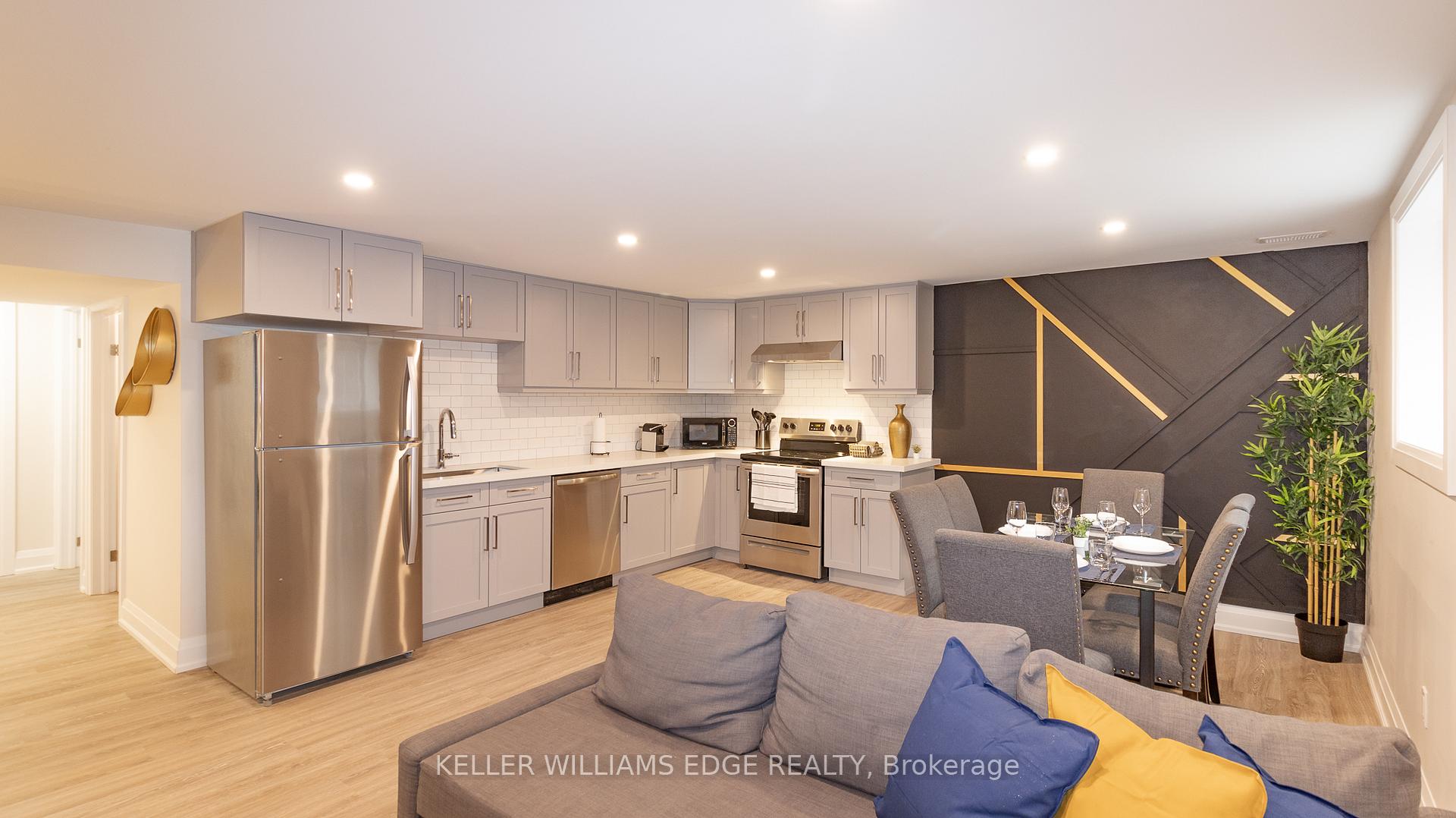 Photo 8 of Unit 2, 264 Hughson Street N, Hamilton, Beasley — HOMEH