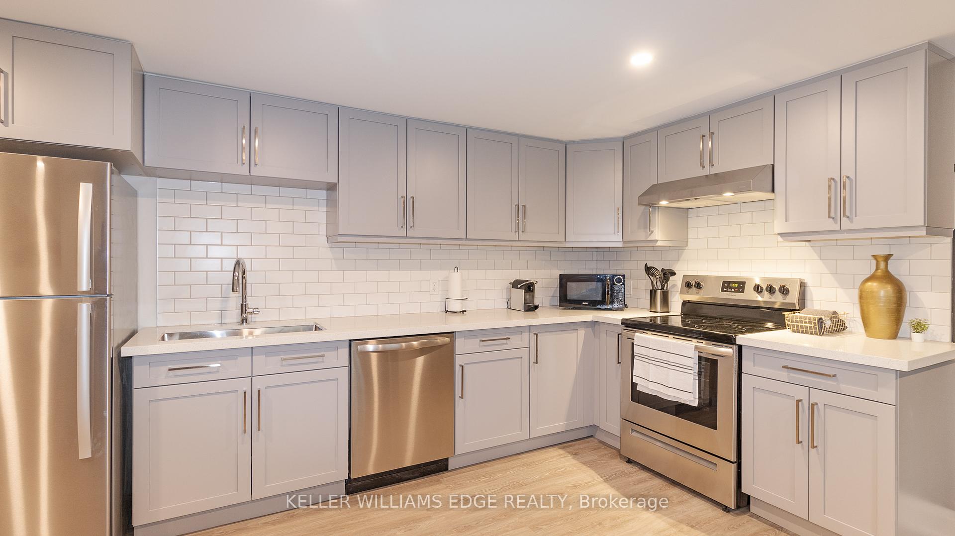 Photo 9 of Unit 2, 264 Hughson Street N, Hamilton, Beasley — HOMEH