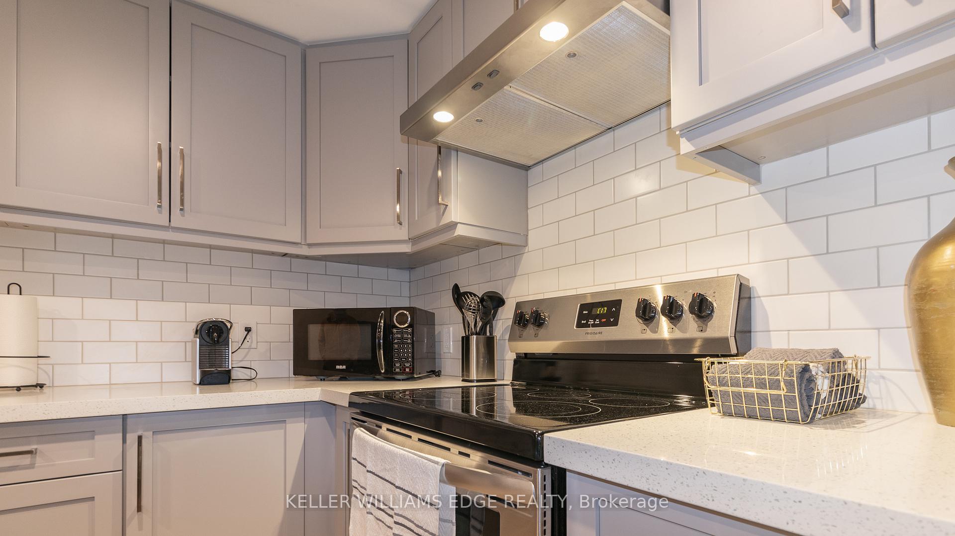 Photo 11 of Unit 2, 264 Hughson Street N, Hamilton, Beasley — HOMEH