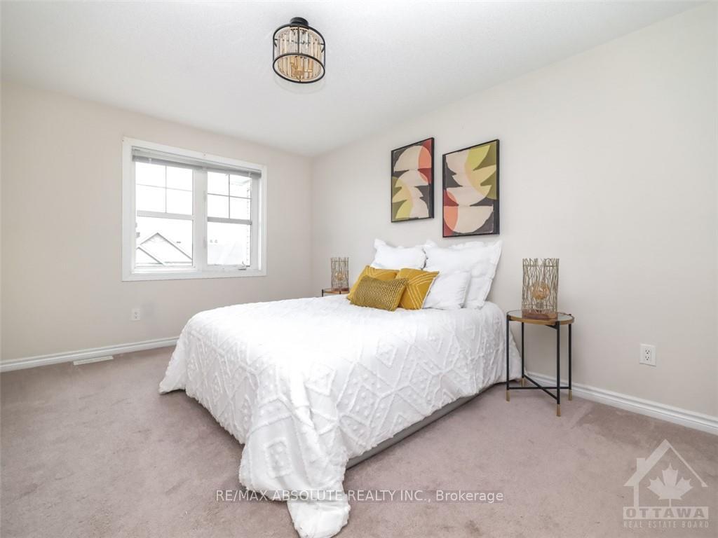 Photo 12 of 558 Foxlight Crescent, Ottawa, Kanata - Emerald Meadows/Trailwest — HOMEH