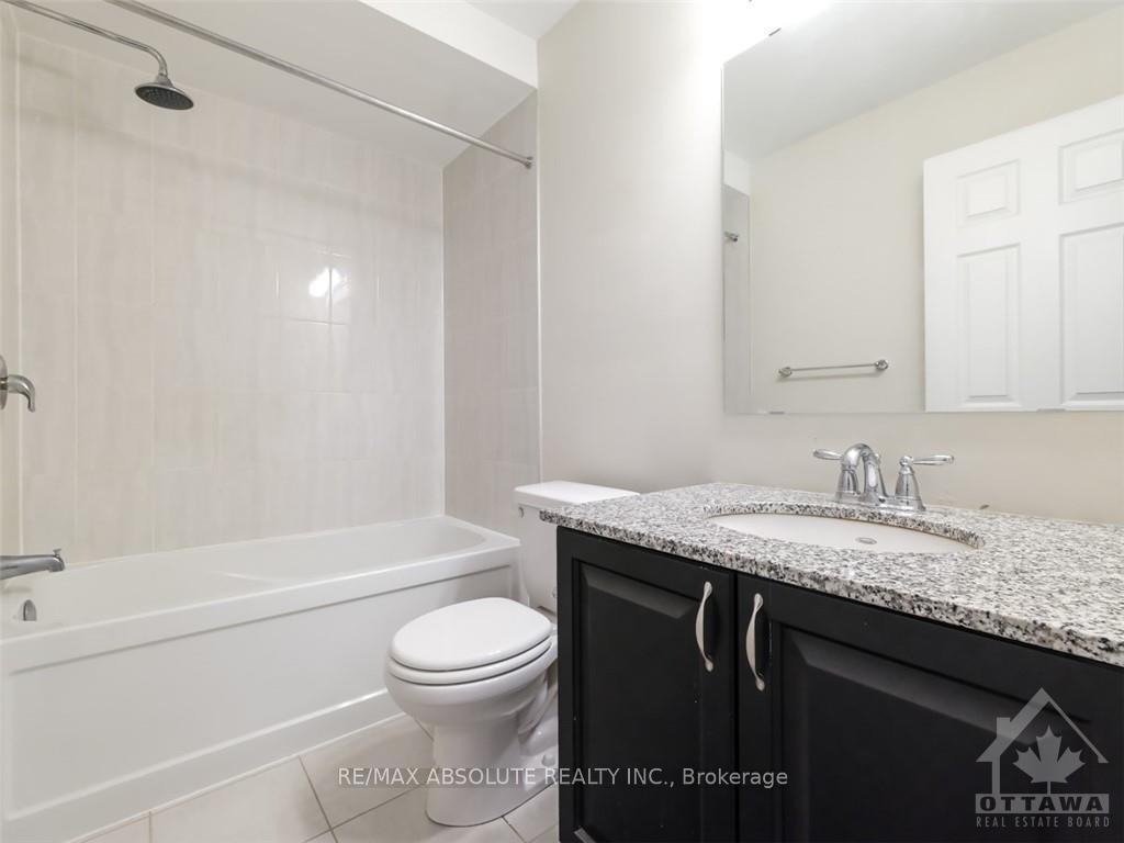 Photo 15 of 558 Foxlight Crescent, Ottawa, Kanata - Emerald Meadows/Trailwest — HOMEH