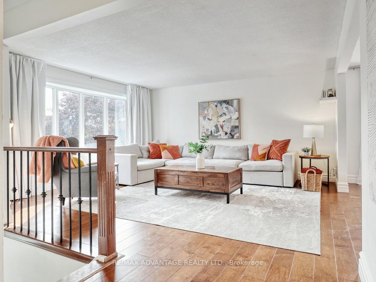 Photo 3 of 38 Claycroft Crescent, Kitchener — HOMEH