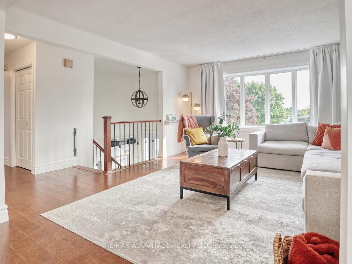 Photo 6 of 38 Claycroft Crescent, Kitchener — HOMEH