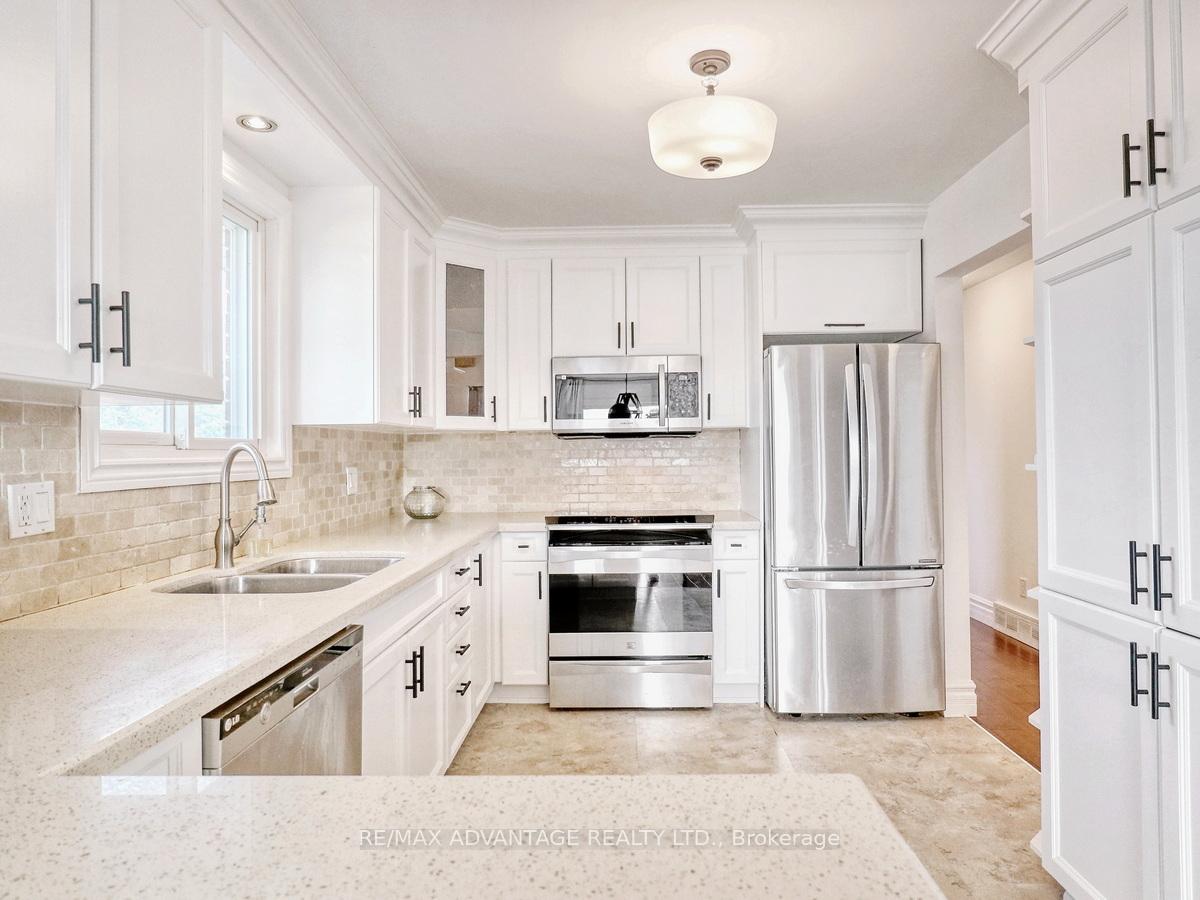Photo 10 of 38 Claycroft Crescent, Kitchener — HOMEH