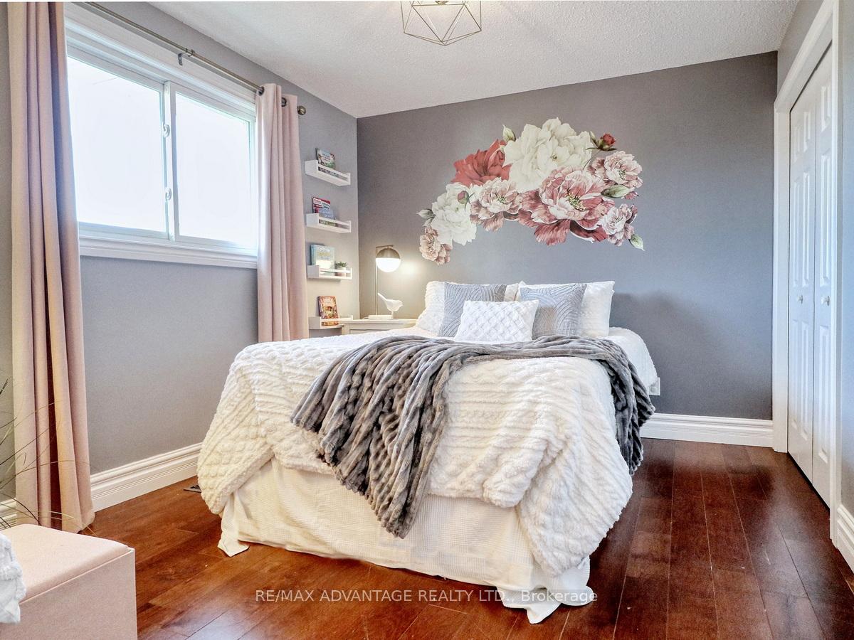 Photo 15 of 38 Claycroft Crescent, Kitchener — HOMEH