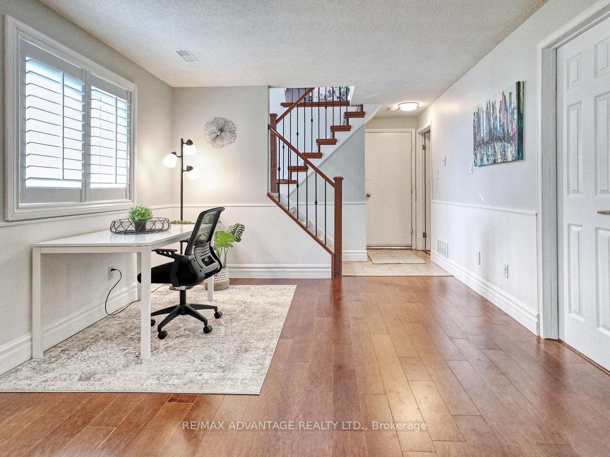 Photo 22 of 38 Claycroft Crescent, Kitchener — HOMEH