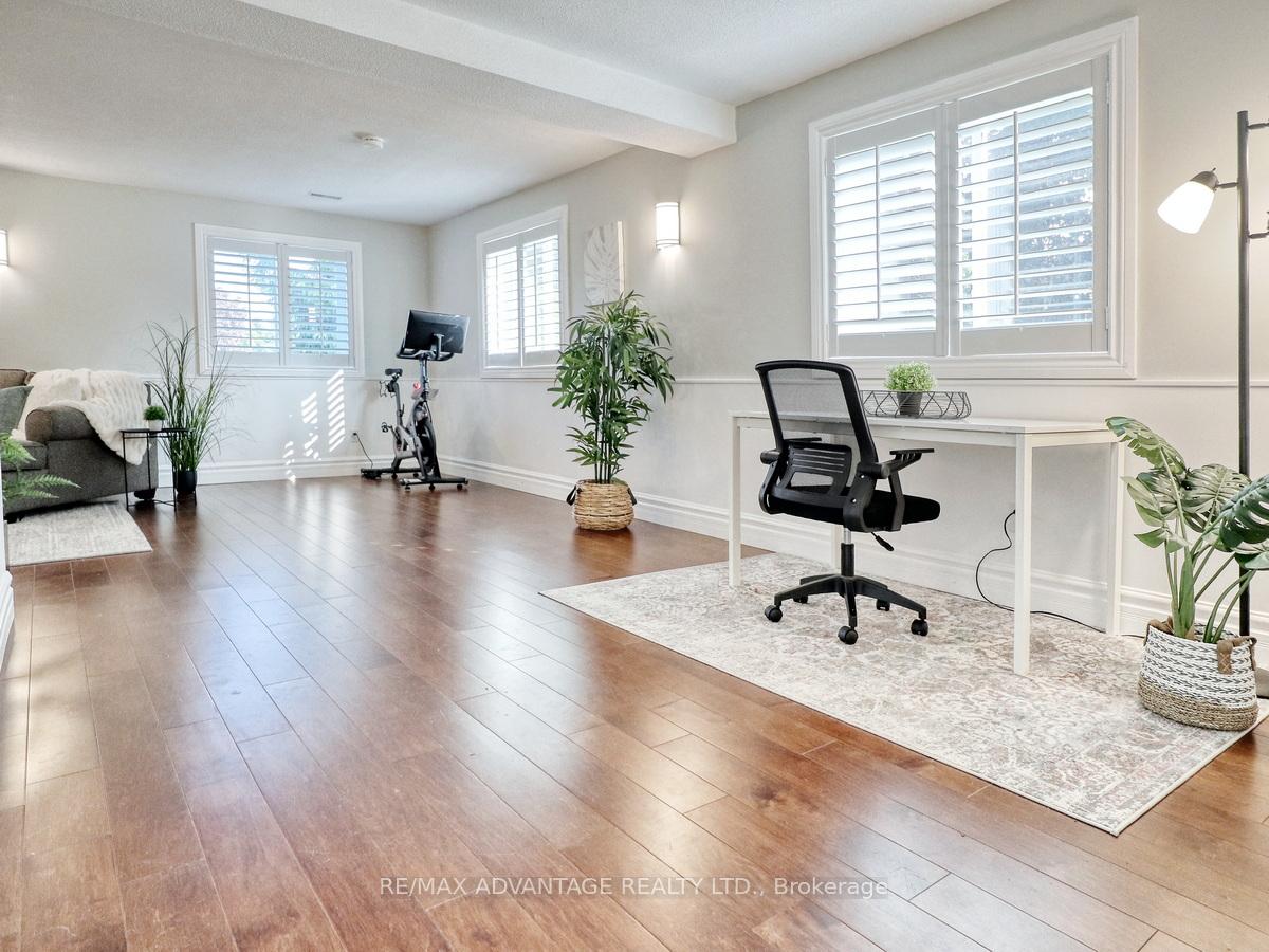 Photo 23 of 38 Claycroft Crescent, Kitchener — HOMEH
