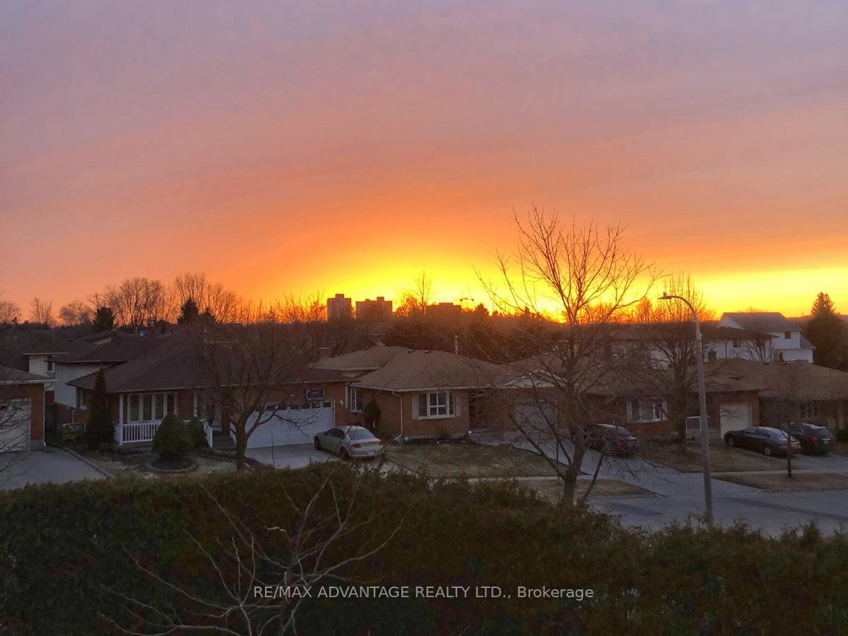 Photo 36 of 38 Claycroft Crescent, Kitchener — HOMEH