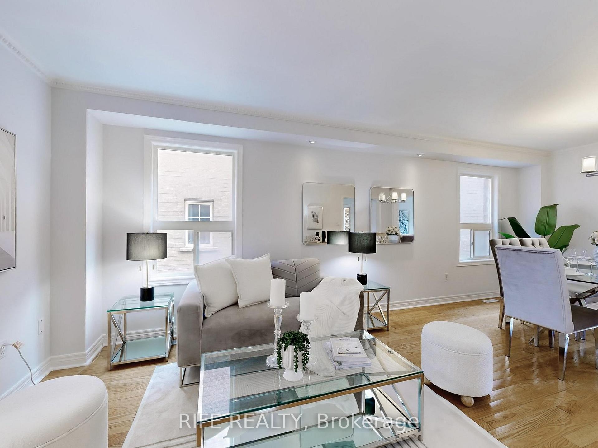 Photo 4 of 111 Cynthia Jean Street, Markham, Berczy — HOMEH