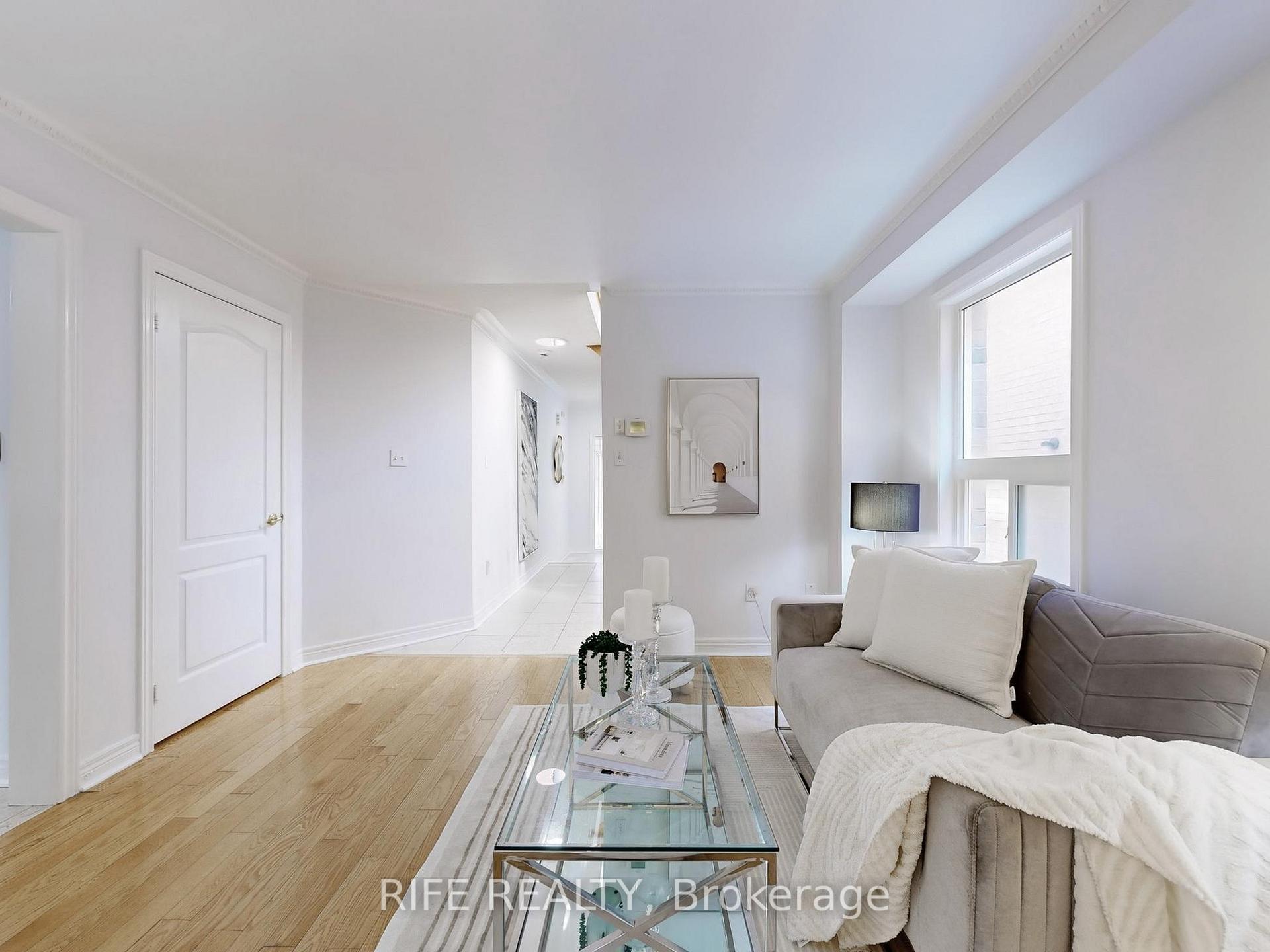 Photo 6 of 111 Cynthia Jean Street, Markham, Berczy — HOMEH