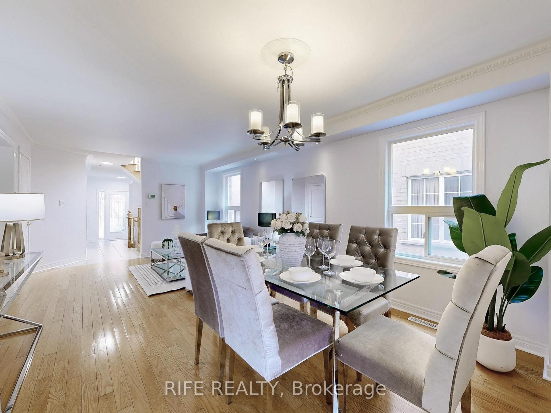 Photo 8 of 111 Cynthia Jean Street, Markham, Berczy — HOMEH