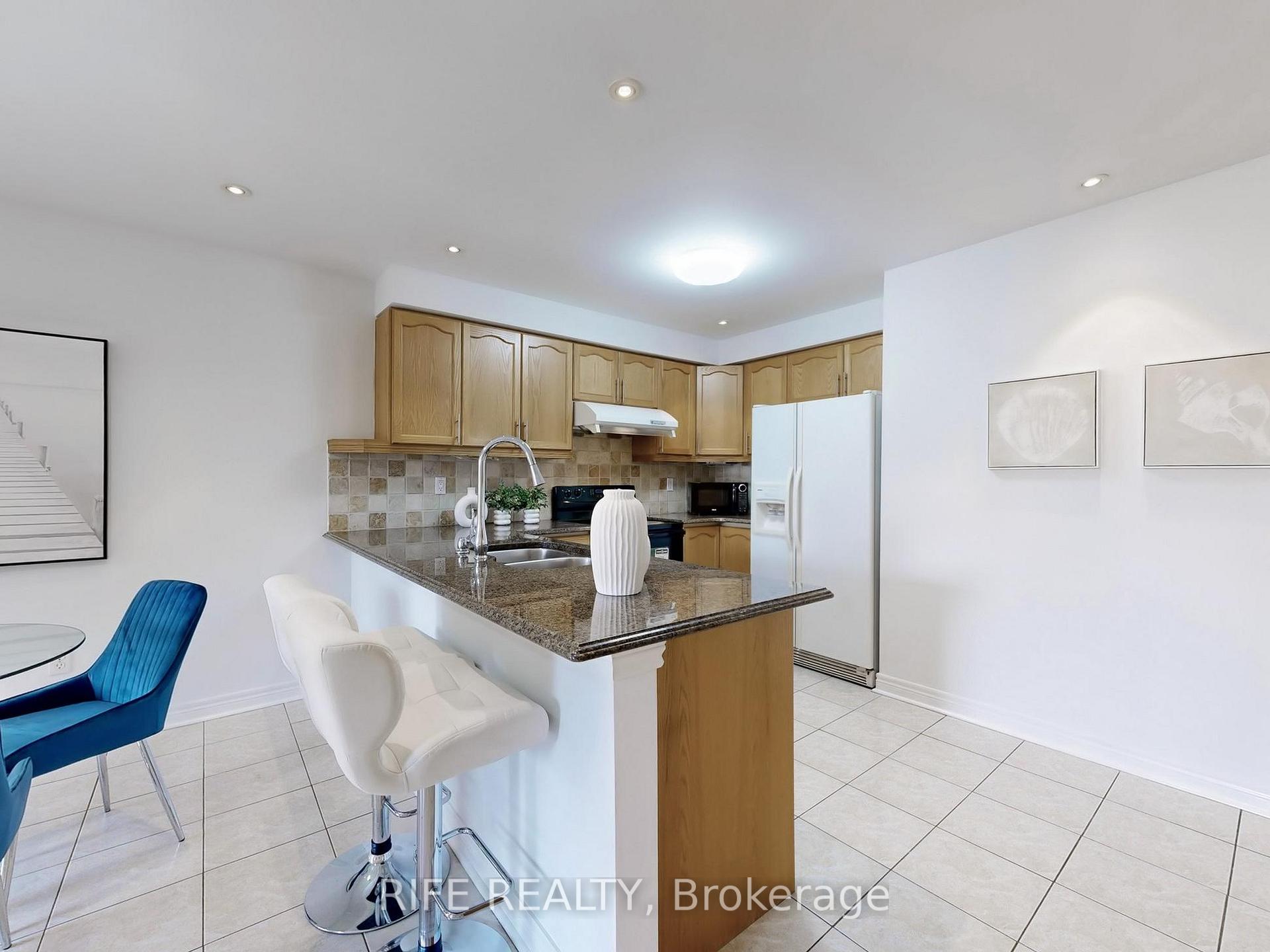Photo 12 of 111 Cynthia Jean Street, Markham, Berczy — HOMEH