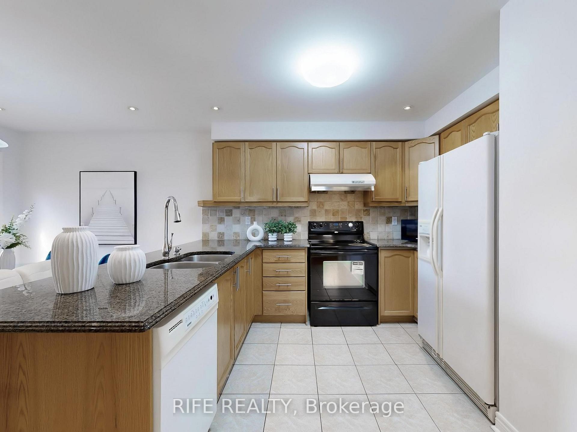 Photo 13 of 111 Cynthia Jean Street, Markham, Berczy — HOMEH