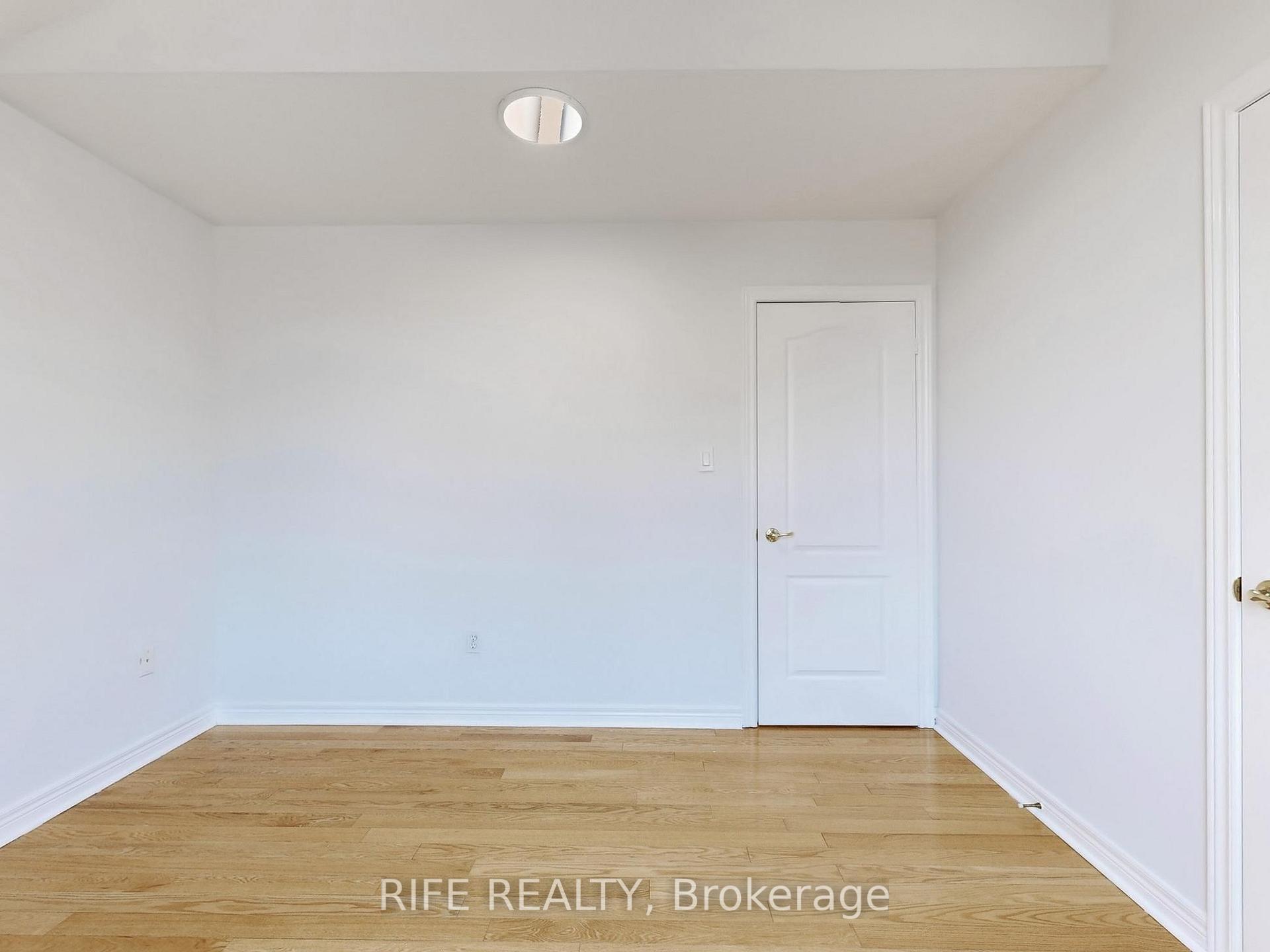 Photo 32 of 111 Cynthia Jean Street, Markham, Berczy — HOMEH