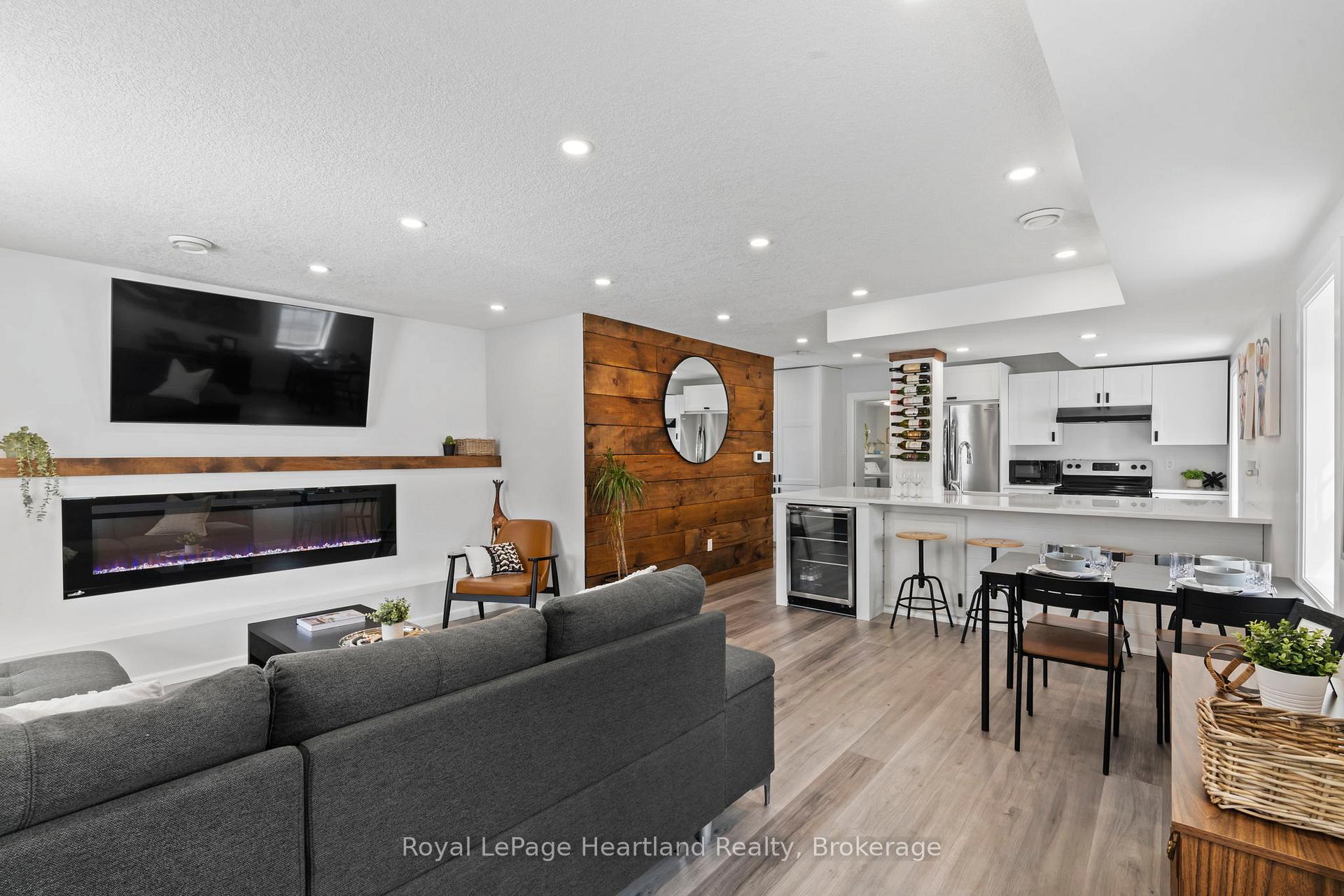 Photo 3 of 415 Temple Street, Minto — HOMEH