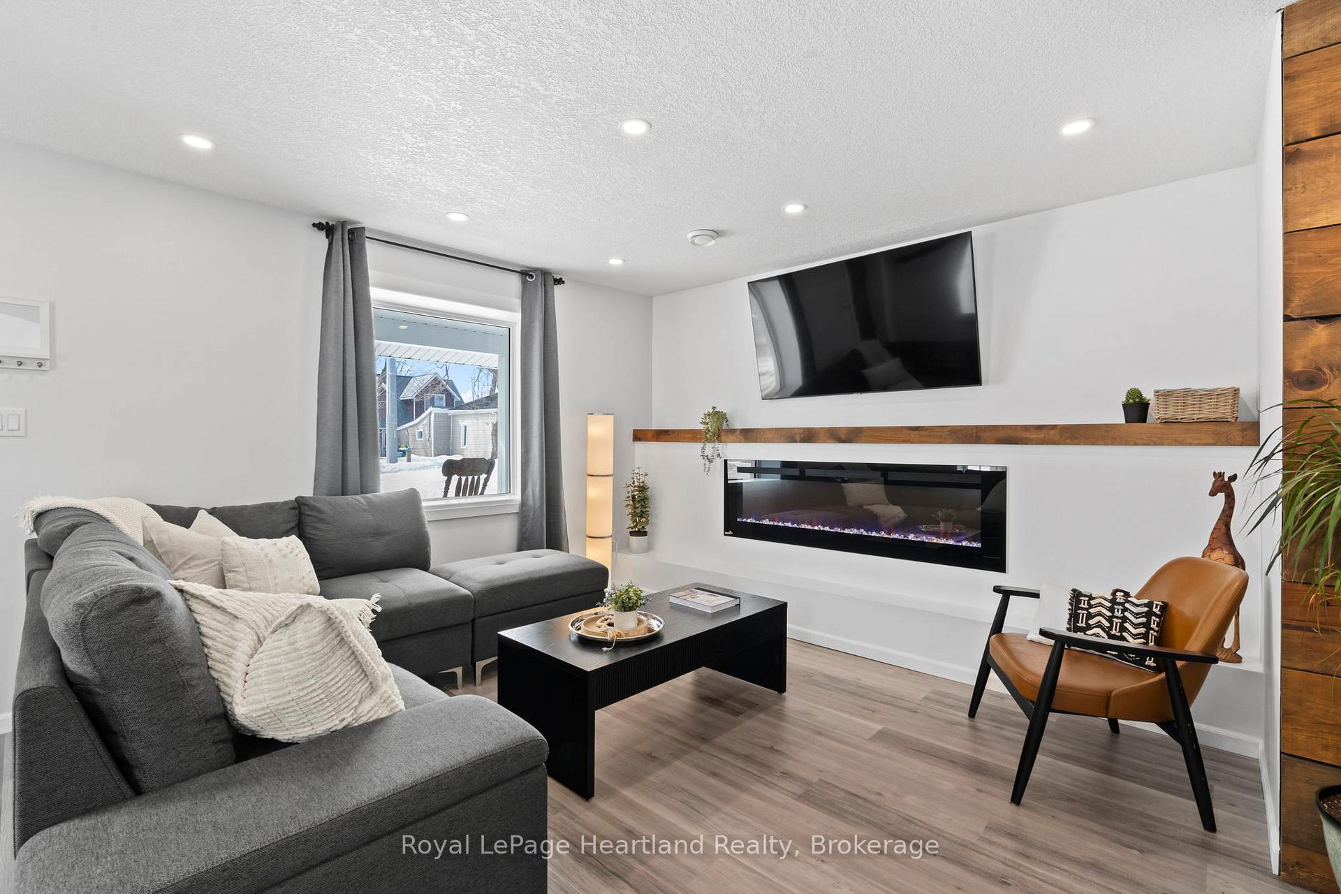Photo 5 of 415 Temple Street, Minto — HOMEH
