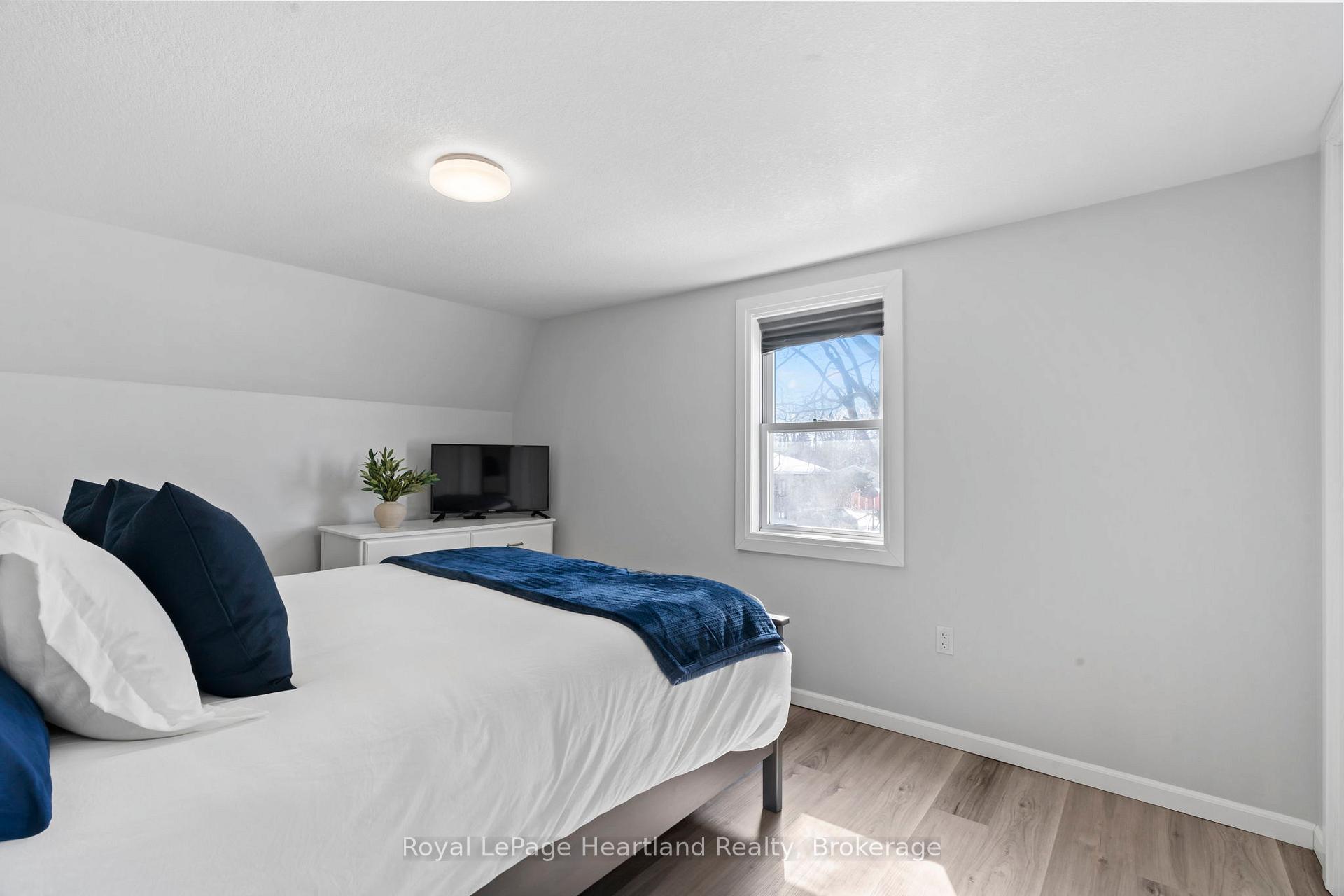 Photo 14 of 415 Temple Street, Minto — HOMEH