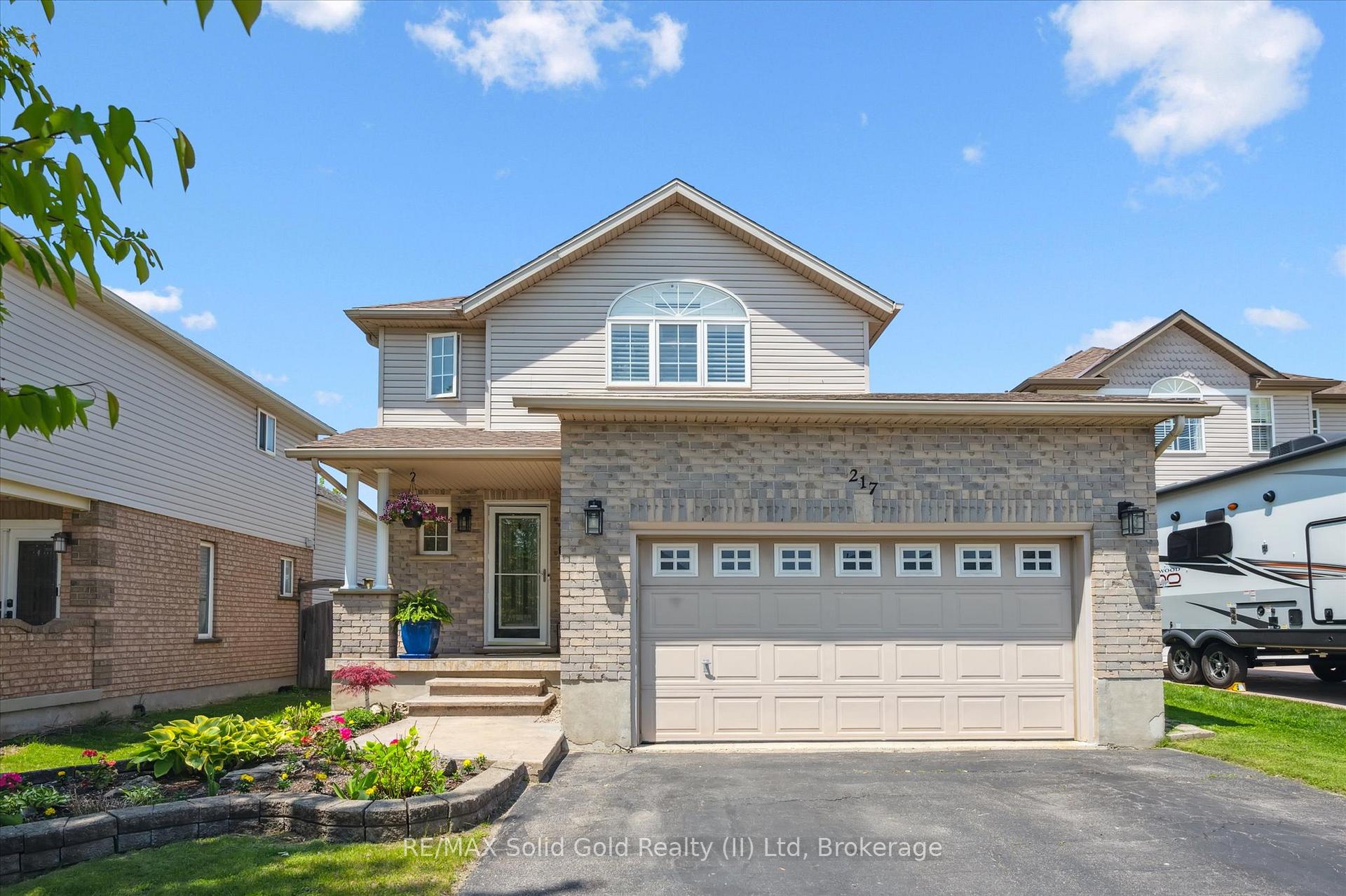 Photo 1 of 217 Laurel Springs Court, Kitchener, Highland West — HOMEH