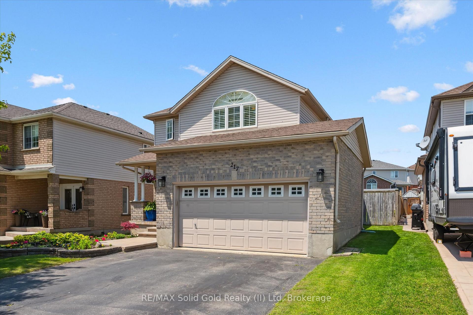 Photo 3 of 217 Laurel Springs Court, Kitchener, Highland West — HOMEH