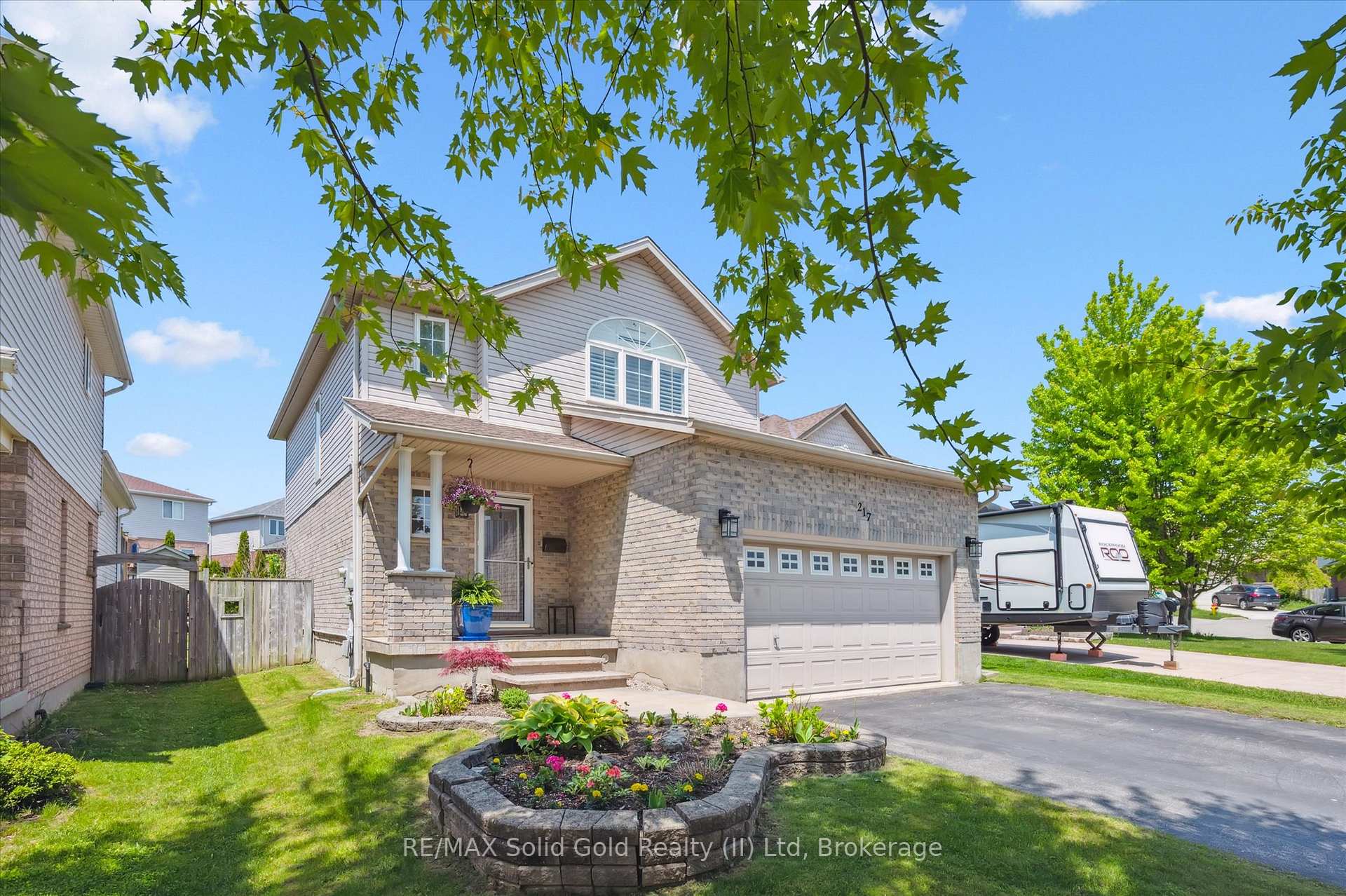 Photo 4 of 217 Laurel Springs Court, Kitchener, Highland West — HOMEH