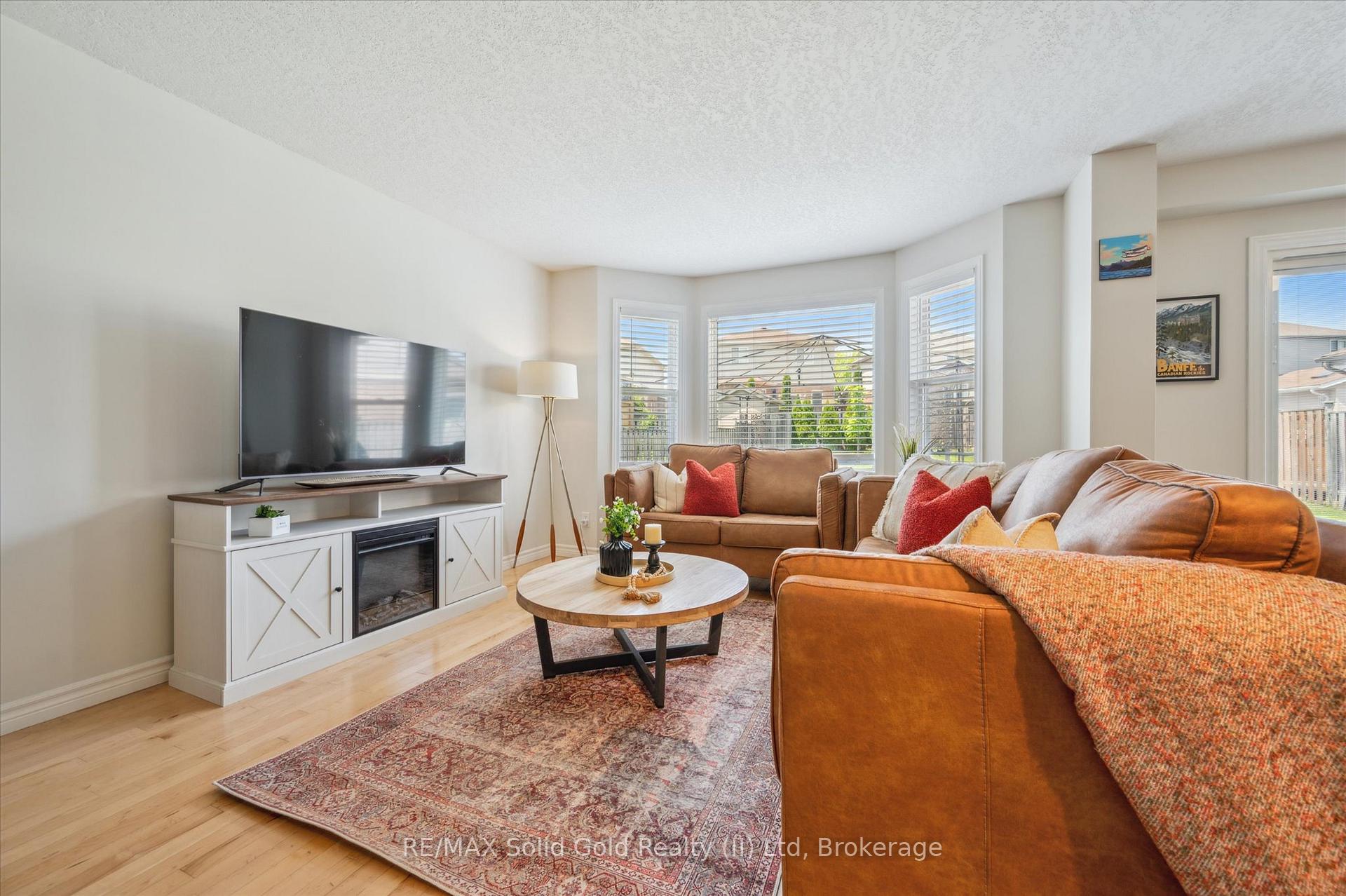 Photo 10 of 217 Laurel Springs Court, Kitchener, Highland West — HOMEH