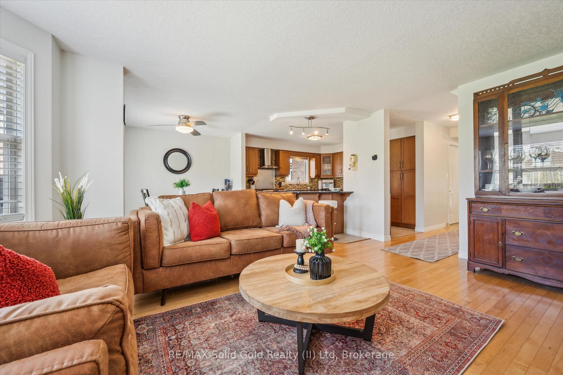 Photo 12 of 217 Laurel Springs Court, Kitchener, Highland West — HOMEH