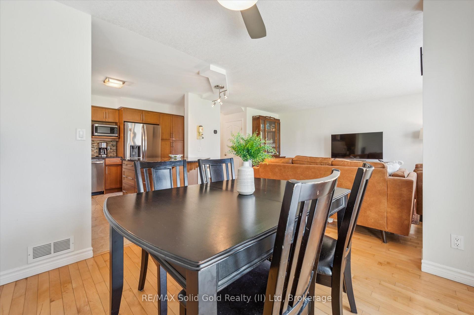 Photo 15 of 217 Laurel Springs Court, Kitchener, Highland West — HOMEH