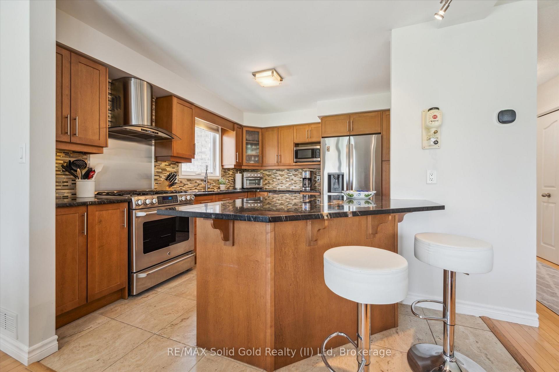 Photo 16 of 217 Laurel Springs Court, Kitchener, Highland West — HOMEH