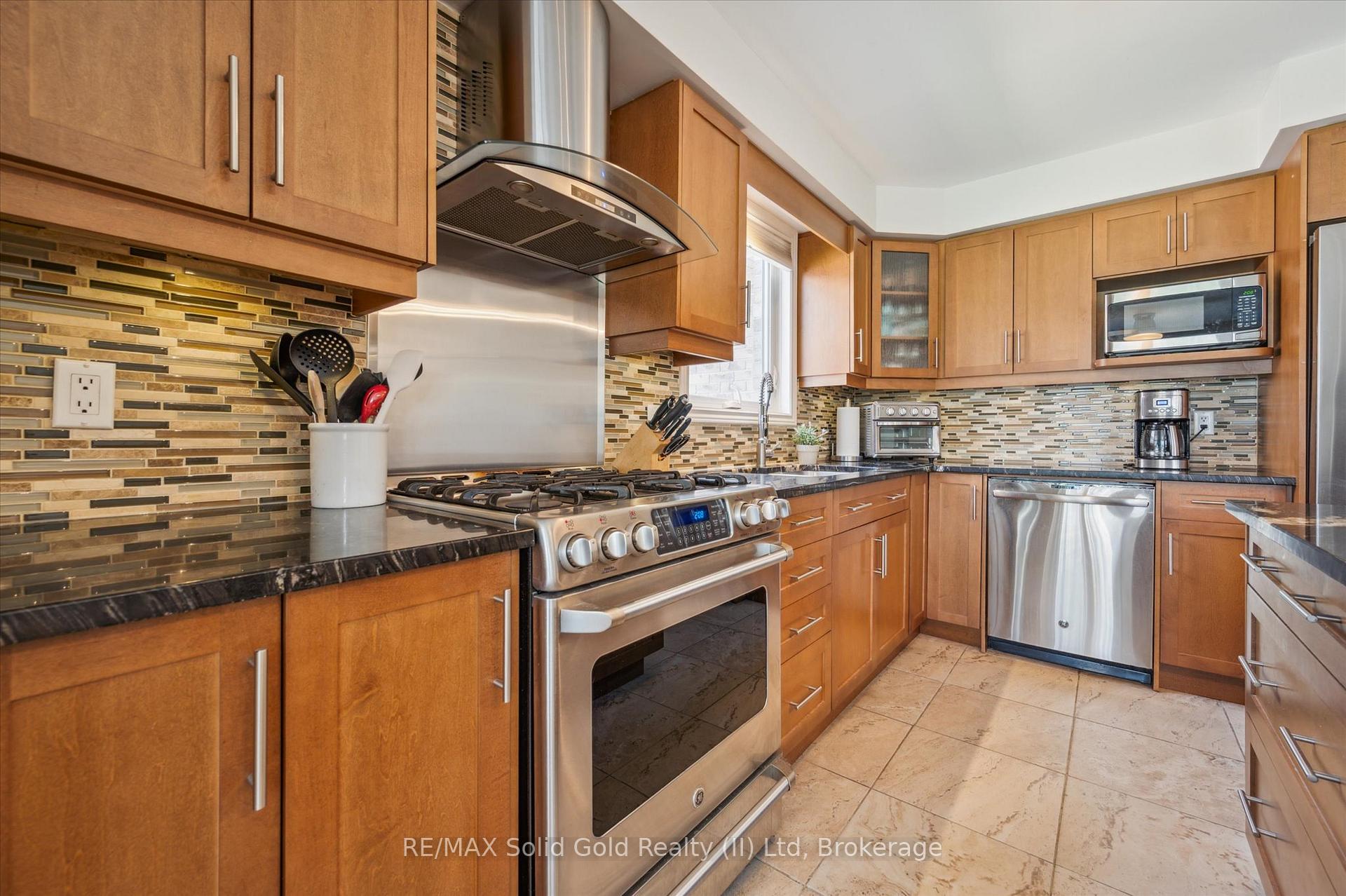 Photo 17 of 217 Laurel Springs Court, Kitchener, Highland West — HOMEH