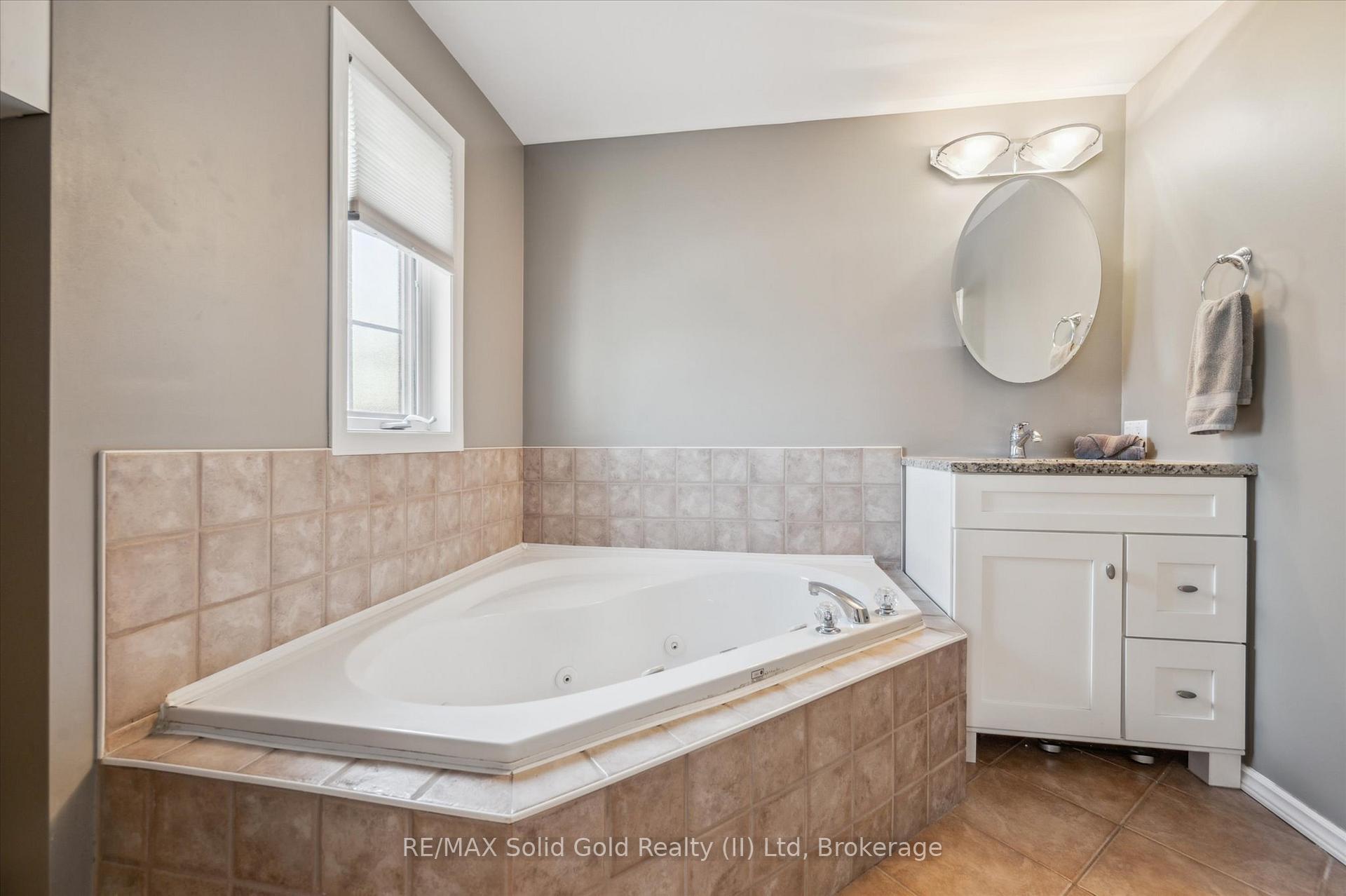 Photo 27 of 217 Laurel Springs Court, Kitchener, Highland West — HOMEH