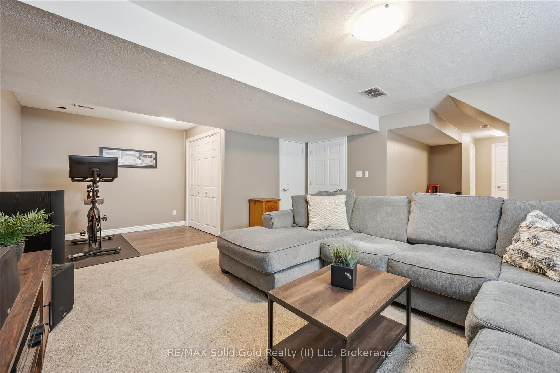 Photo 32 of 217 Laurel Springs Court, Kitchener, Highland West — HOMEH