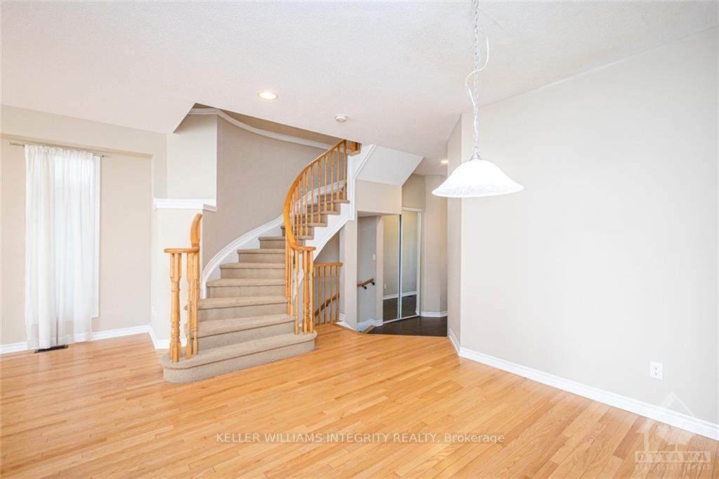 Photo 8 of 424 Foxhall Way, Ottawa, Kanata - Bridlewood — HOMEH