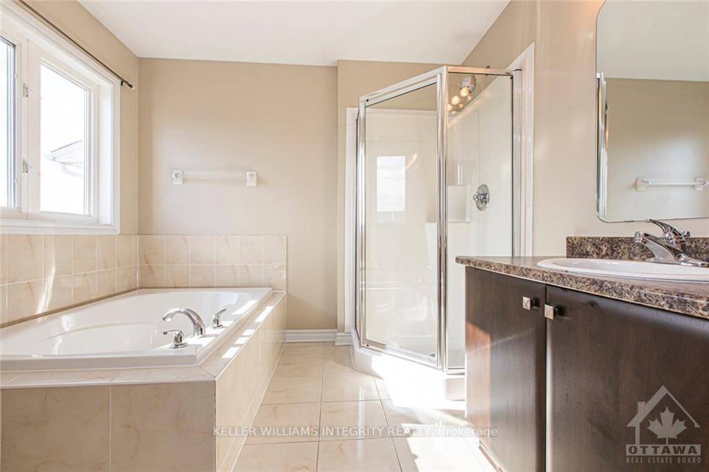 Photo 10 of 424 Foxhall Way, Ottawa, Kanata - Bridlewood — HOMEH