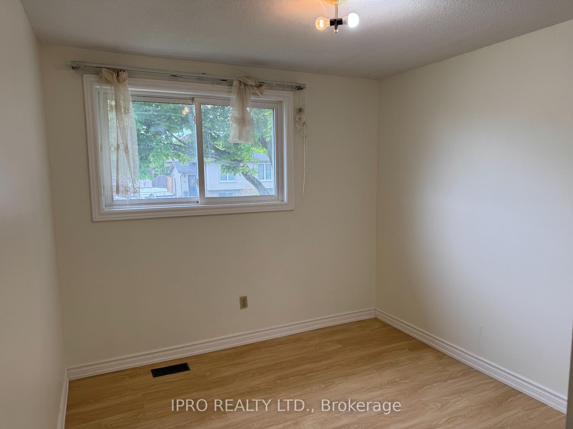 Photo 11 of 87 Boston Crescent, Hamilton, Berrisfield — HOMEH