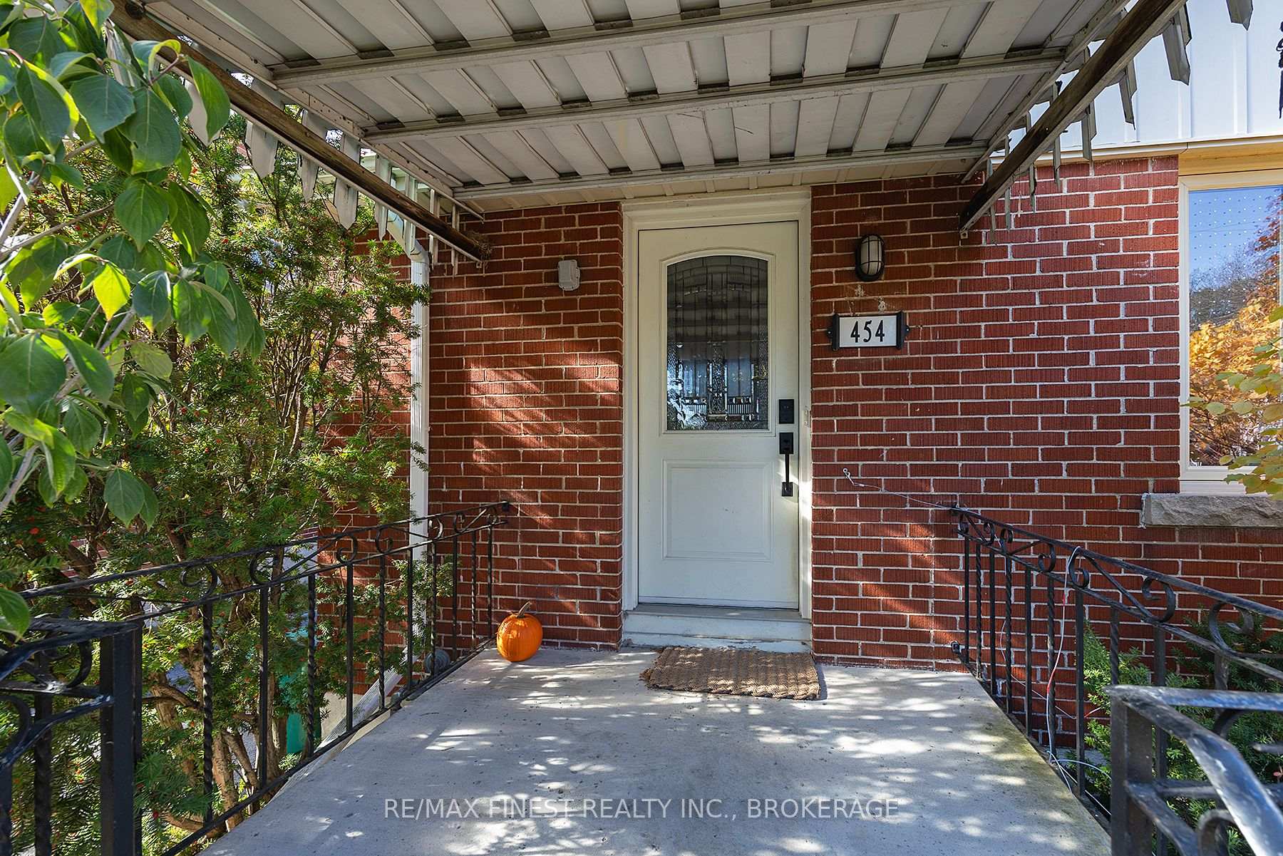 Photo 4 of 454 College Street, Kingston, Central City East — HOMEH