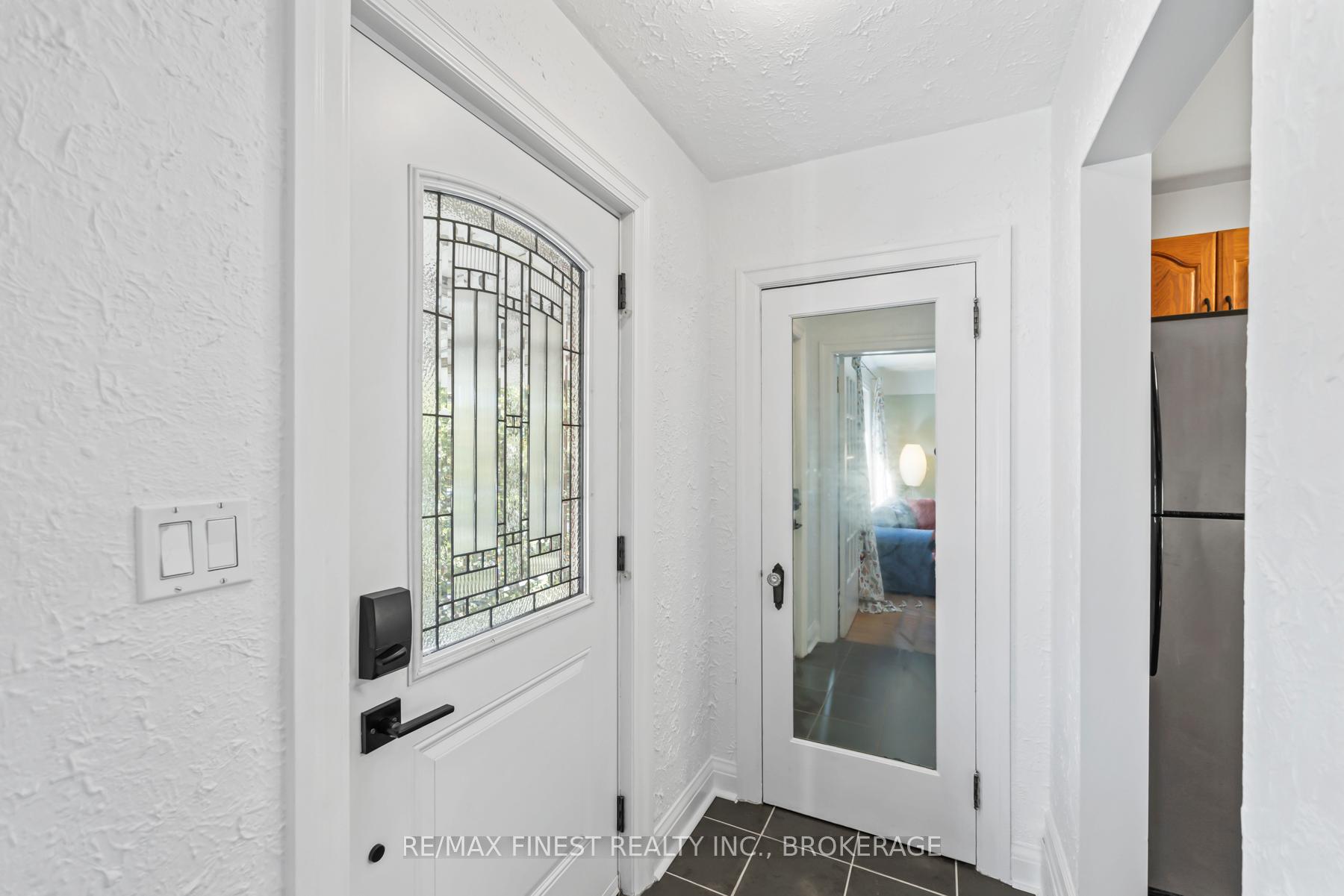 Photo 6 of 454 College Street, Kingston, Central City East — HOMEH
