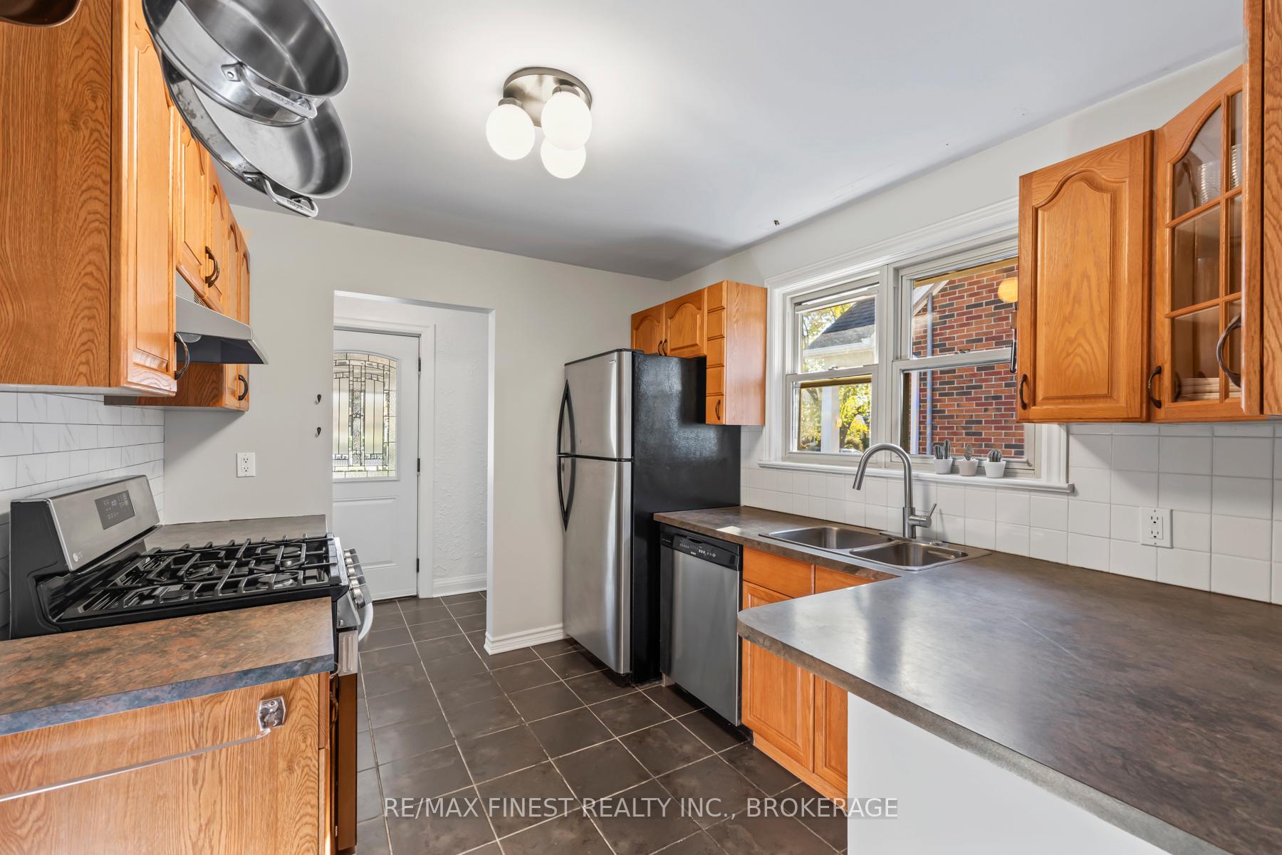 Photo 13 of 454 College Street, Kingston, Central City East — HOMEH