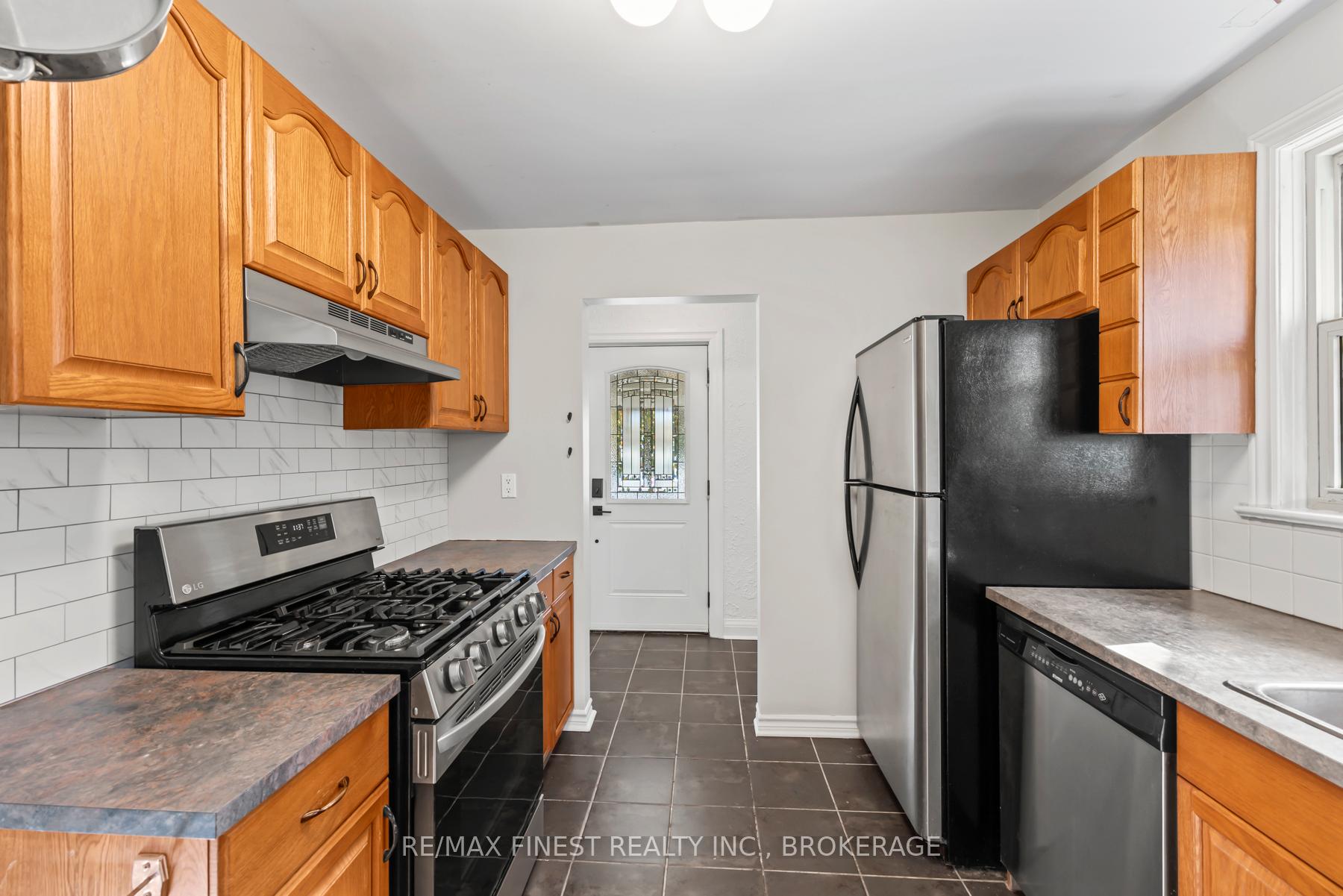 Photo 14 of 454 College Street, Kingston, Central City East — HOMEH