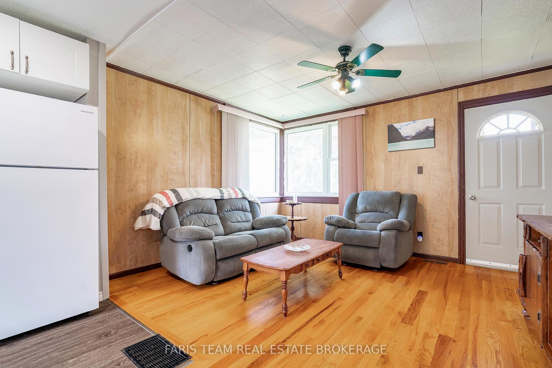 Photo 11 of 335 John Street, Midland — HOMEH