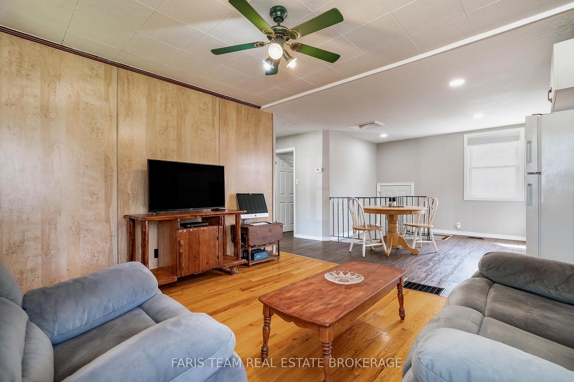 Photo 13 of 335 John Street, Midland — HOMEH