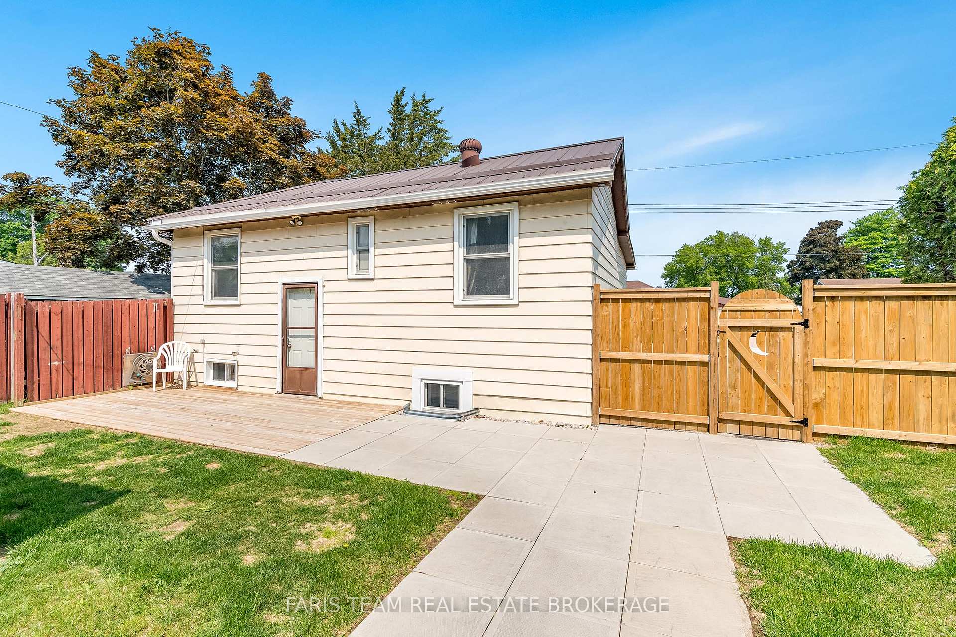 Photo 24 of 335 John Street, Midland — HOMEH