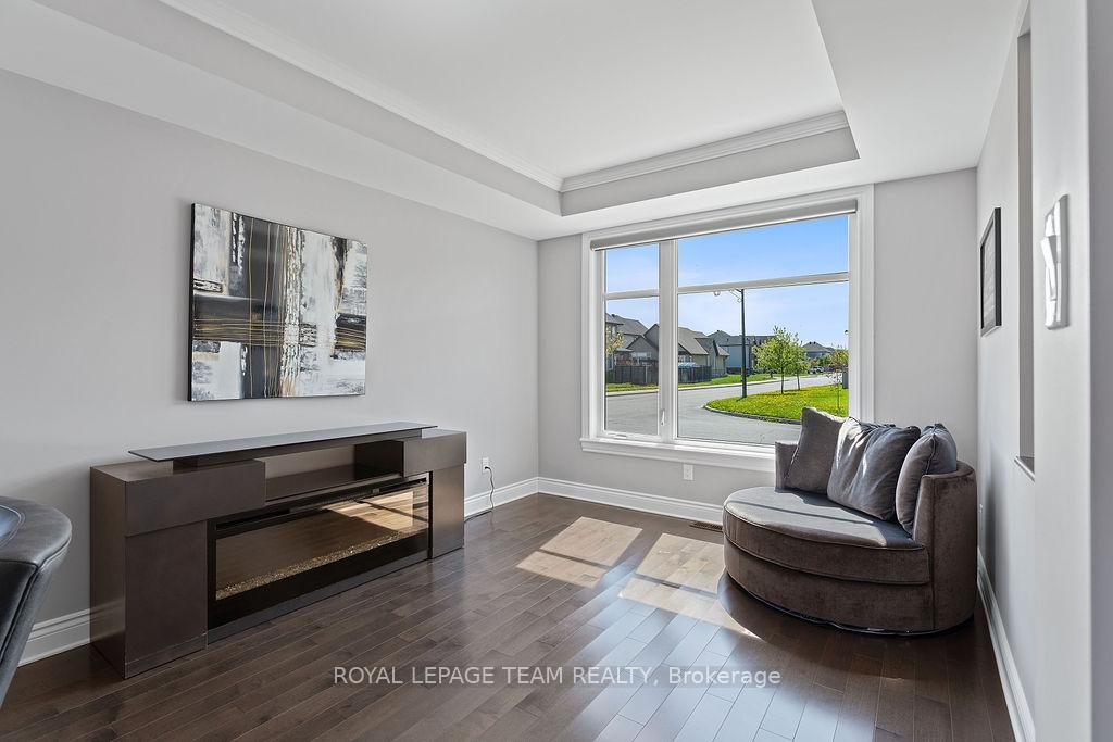 Photo 4 of 96 Palfrey Way, Ottawa, Kanata - Emerald Meadows/Trailwest — HOMEH