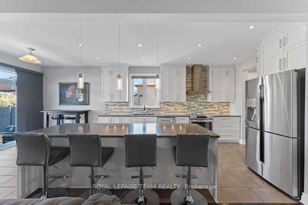 Photo 10 of 96 Palfrey Way, Ottawa, Kanata - Emerald Meadows/Trailwest — HOMEH