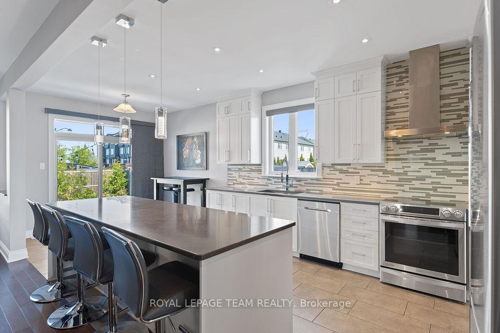 Photo 12 of 96 Palfrey Way, Ottawa, Kanata - Emerald Meadows/Trailwest — HOMEH